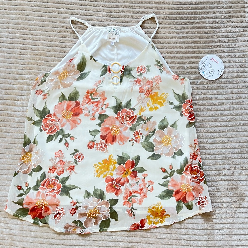 Floral flowy top